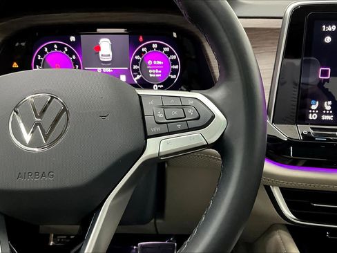 Used 2024 Volkswagen Atlas SEL Premium R-Line AWD/4WD image 24