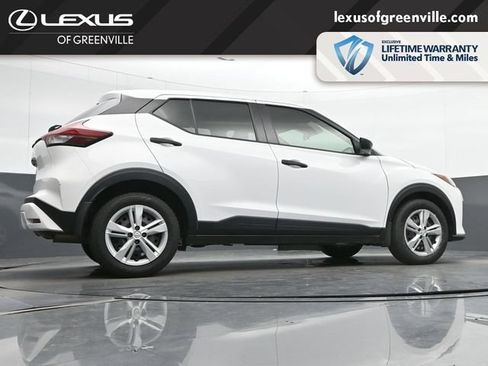 Used 2024 Nissan Kicks S FWD image 32
