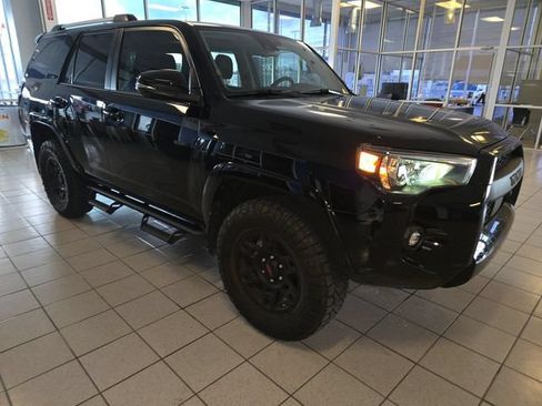Used 2023 Toyota 4Runner SR5 Premium w/ Moonroof Package AWD/4WD image 2