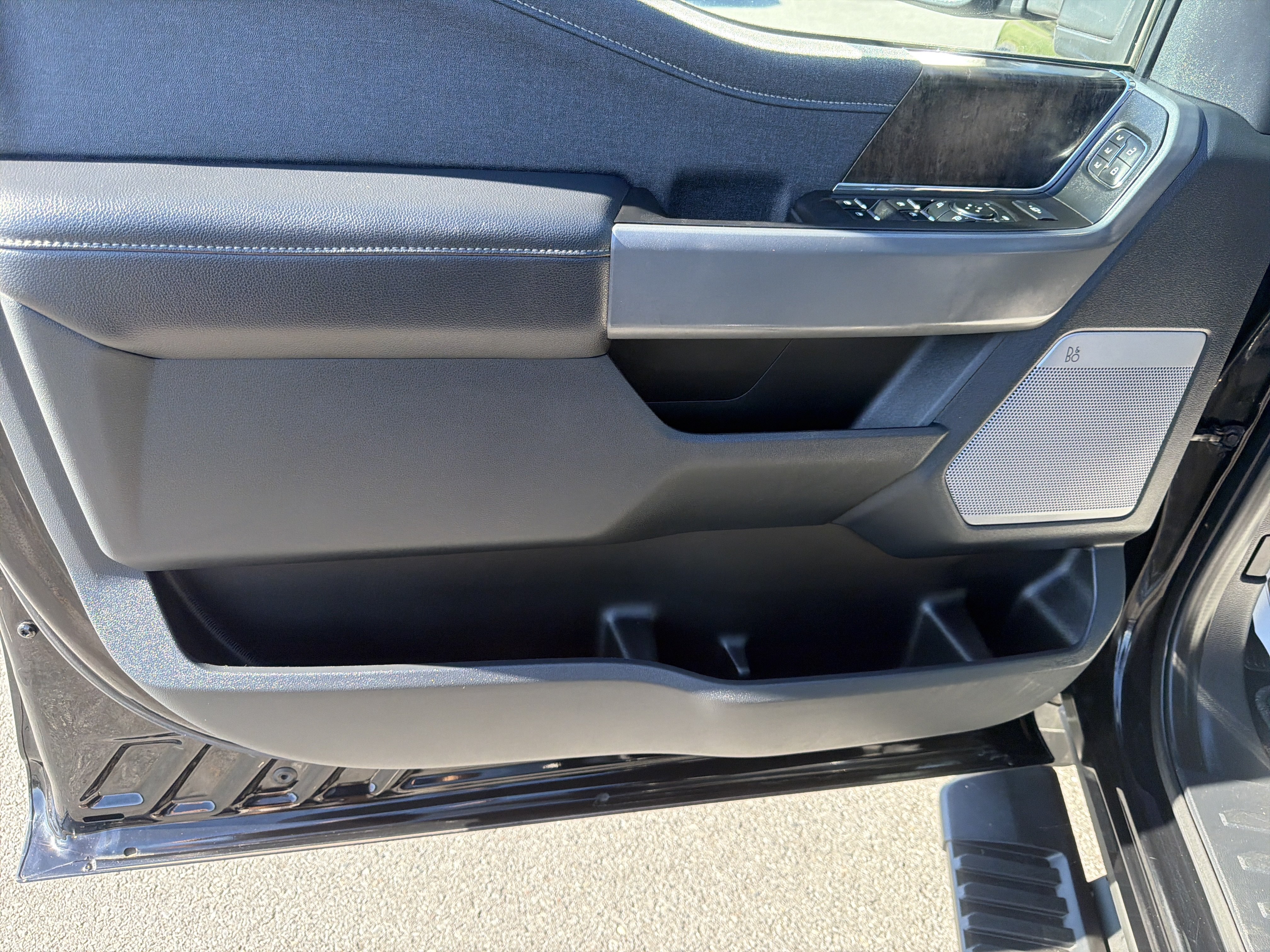 Used 2024 Ford F350 Lariat w/ Camper Package AWD/4WD image 15