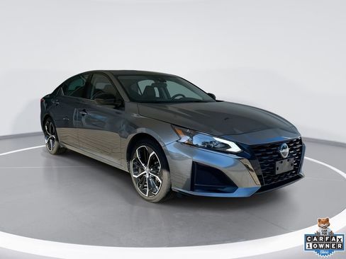 Used 2024 Nissan Altima 2.5 SR FWD image 42