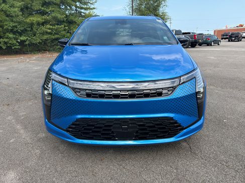 New 2027 Chrysler Pacifica Select FWD image 2