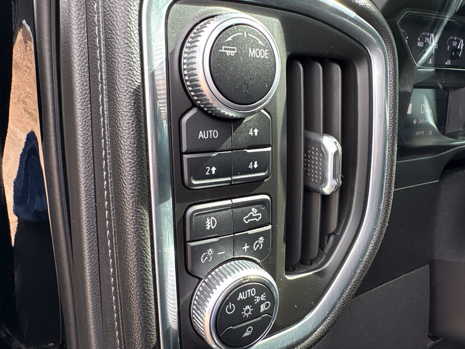 Used 2020 GMC Sierra 1500 SLT AWD/4WD image 15