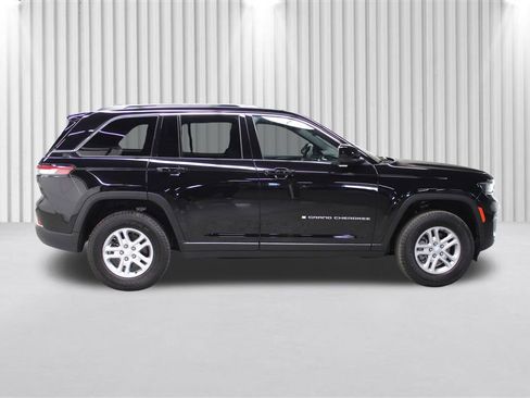 New 2025 Jeep Grand Cherokee Laredo w/ Luxury Tech Group I image 2