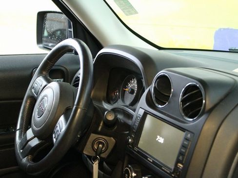 Used 2016 Jeep Patriot High Altitude image 10