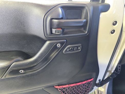 Used 2017 Jeep Wrangler Unlimited Rubicon w/ Quick Order Package 24Z Recon image 21