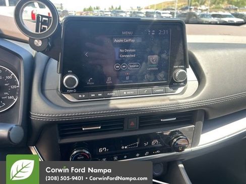 Used 2023 Nissan Rogue SV FWD image 16