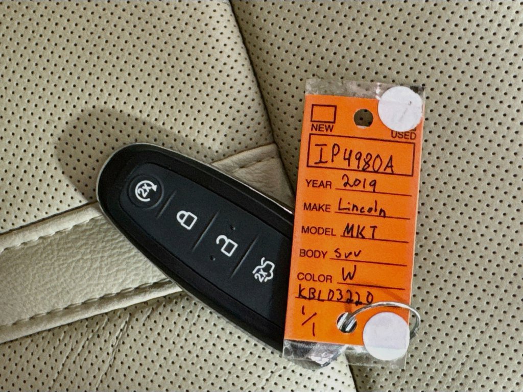 Used 2019 Lincoln MKT AWD image 38