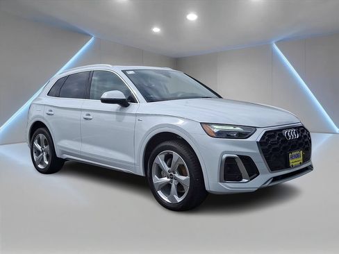 Used 2023 Audi Q5 2.0T Premium Plus w/ Premium Plus Package AWD/4WD image 3