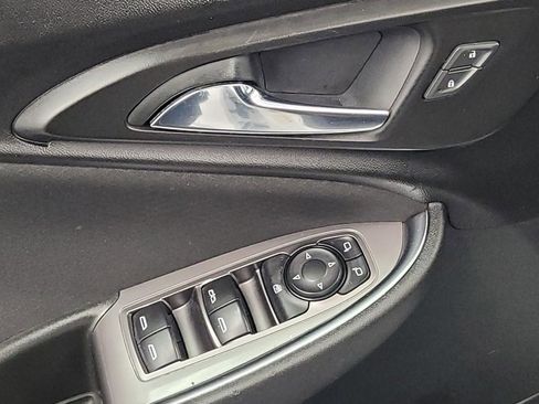 Used 2020 Chevrolet Malibu LT FWD image 27