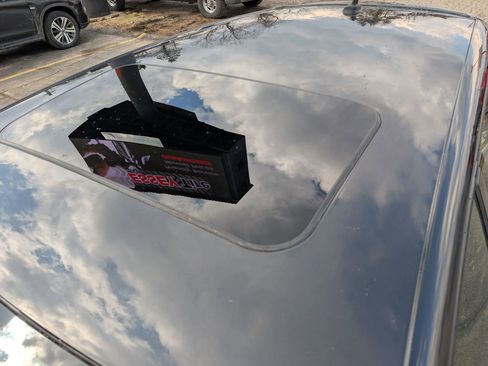 Used 2012 Volkswagen Golf R 4-Door image 9