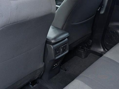 Used 2021 Toyota RAV4 XLE image 31