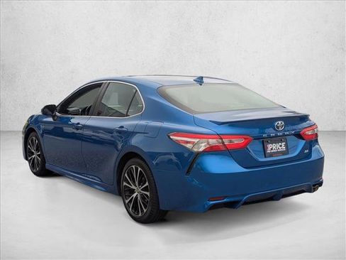 Used 2020 Toyota Camry SE FWD image 8