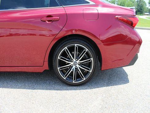 Used 2019 Toyota Avalon XSE FWD image 20