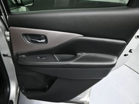 Used 2024 Nissan Murano SV image 34