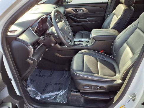 Used 2023 Chevrolet Traverse Premier FWD image 22