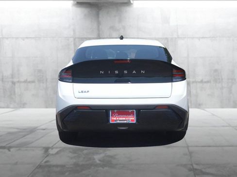 New 2026 Nissan Leaf SV+ w/ Floor Mat Package (SV+) FWD image 6