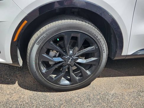 Used 2023 Kia Sorento SX AWD/4WD image 6