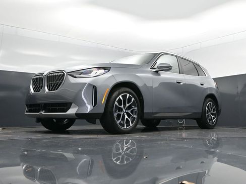 Used 2025 BMW X3 xDrive30i w/ Premium Package image 40