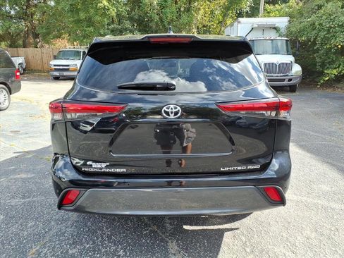 Used 2021 Toyota Highlander Limited image 4