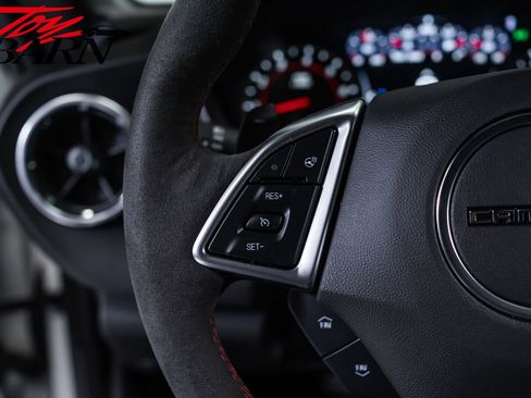 Used 2020 Chevrolet Camaro ZL1 RWD image 35