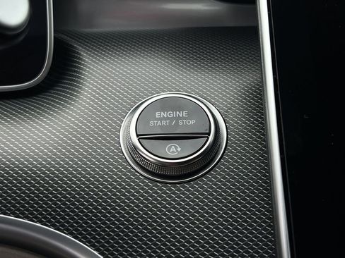 Used 2025 Mercedes-Benz C 300 Sedan image 15
