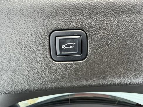 Used 2022 Buick Enclave Essence w/ Experience Buick Package image 53