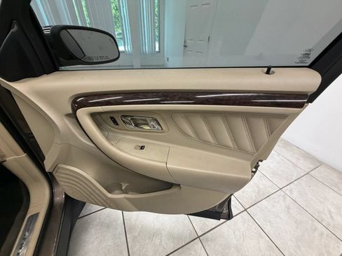 Used 2015 Ford Taurus Limited w/ Equipment Group 301A FWD image 20