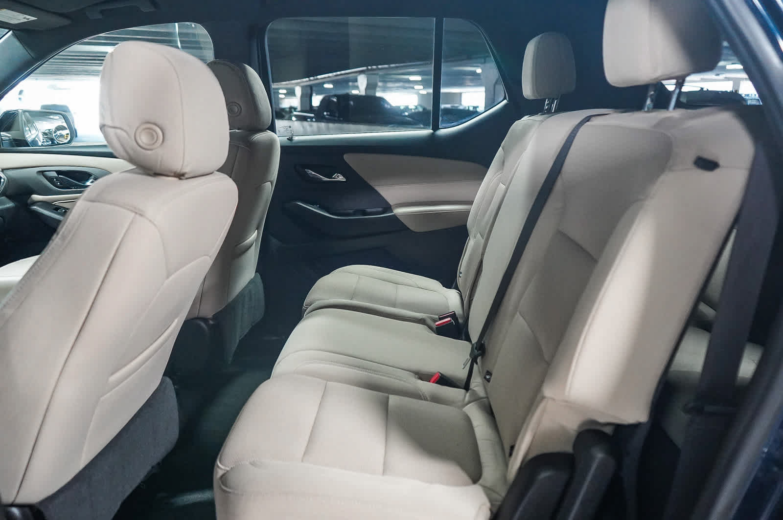 Used 2023 Chevrolet Traverse LS w/ LPO, Cargo Package FWD image 17