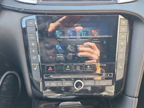 Used 2021 INFINITI QX50 Luxe w/ Accent Package image 19