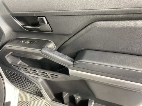 Used 2025 Toyota Tacoma SR5 AWD/4WD image 25
