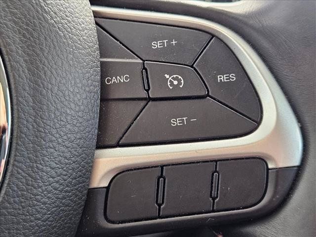 Used 2018 Jeep Compass Latitude w/ Popular Equipment Group AWD/4WD image 23