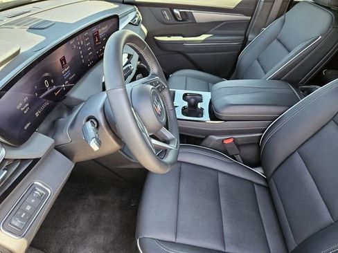 Used 2025 Buick Enclave Preferred FWD image 13