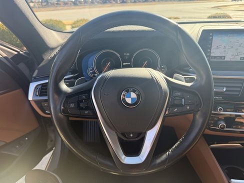 Used 2018 BMW 530e xDrive image 17