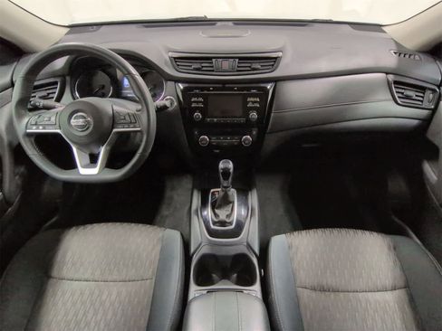 Used 2017 Nissan Rogue SV w/ Sun & Sound Touring Package image 15