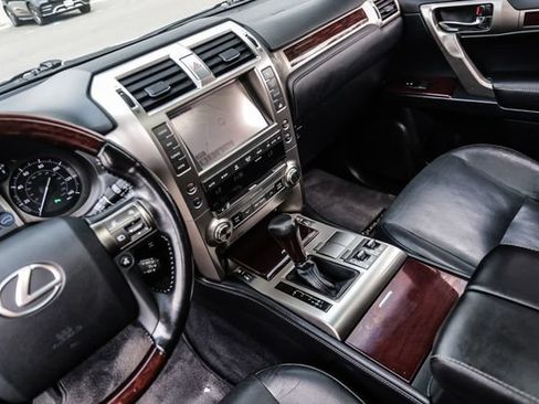 Used 2018 Lexus GX 460 Premium AWD/4WD image 48