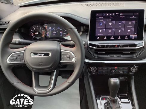 Used 2024 Jeep Compass Trailhawk AWD/4WD image 14