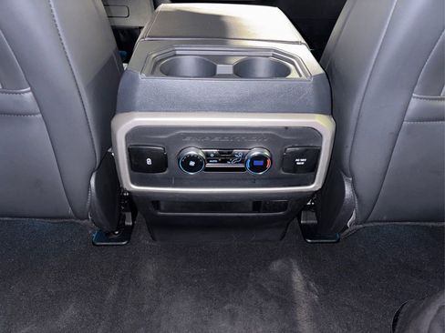 Used 2024 Ford Expedition XLT image 30