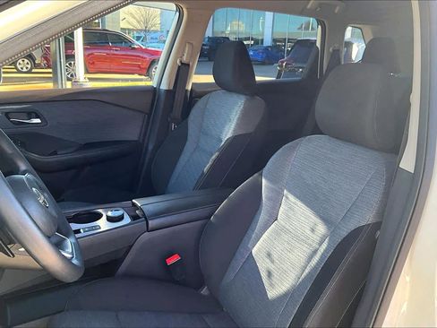 Used 2023 Nissan Rogue SV image 8