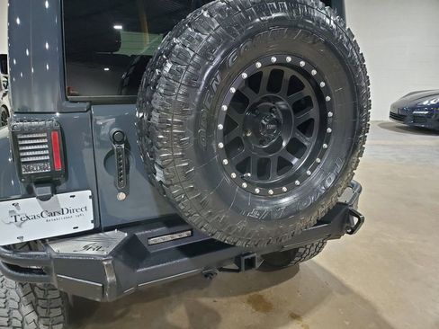 Used 2016 Jeep Wrangler Unlimited Sahara w/ Connectivity Group image 46