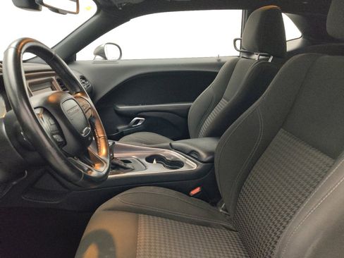 Used 2019 Dodge Challenger SXT w/ Driver Convenience Group RWD image 17