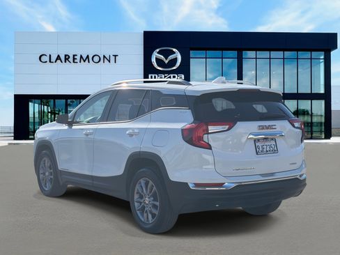 Used 2024 GMC Terrain SLT image 6