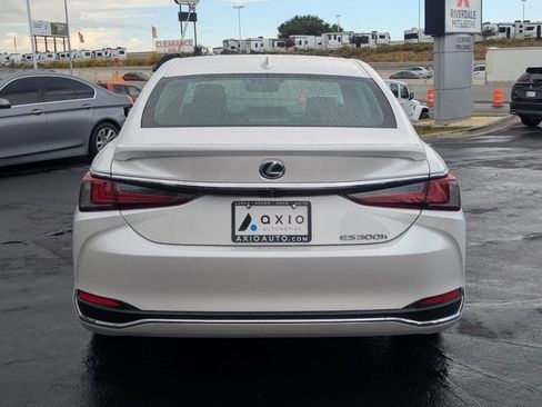 Used 2021 Lexus ES 300h w/ Accessory Package 2 image 5