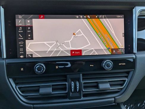 Used 2025 Porsche Macan image 18