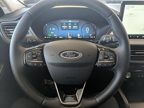 Used 2025 Ford Escape Platinum image 15