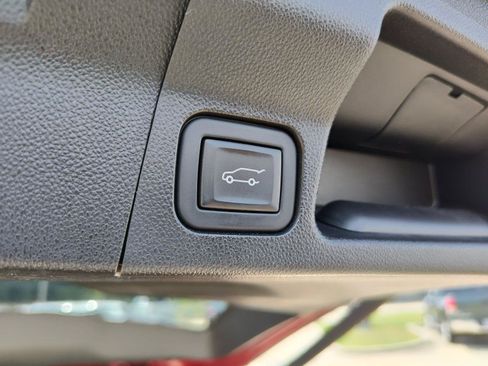Used 2023 GMC Acadia SLT AWD/4WD image 7