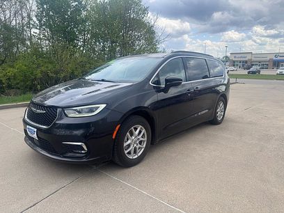 Used 2022 Chrysler Pacifica Touring-L