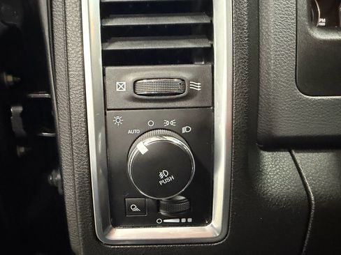 Used 2018 RAM 3500 Big Horn image 9