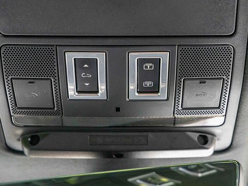 Used 2022 Land Rover Defender 110 XS Edition image 17