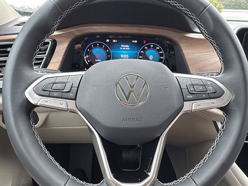 New 2026 Volkswagen Atlas SE FWD image 18